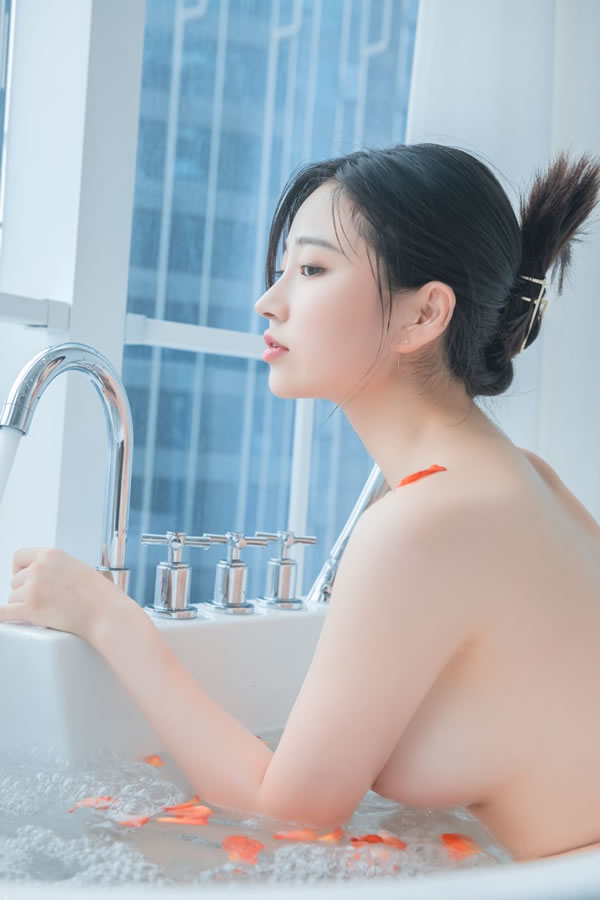 极品嫩模年年